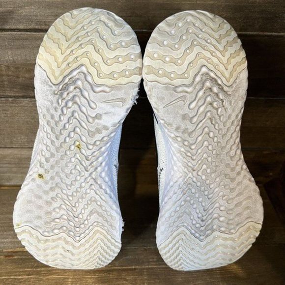 Womens Nike Epic‎ React Flyknit 2 Pure White Platinum Running Shoes Size 7 M GUC - Picture 6 of 8